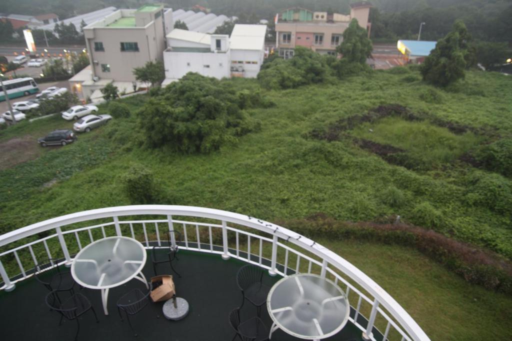 Jeju Jj Guesthouse Seogwipo Exterior photo